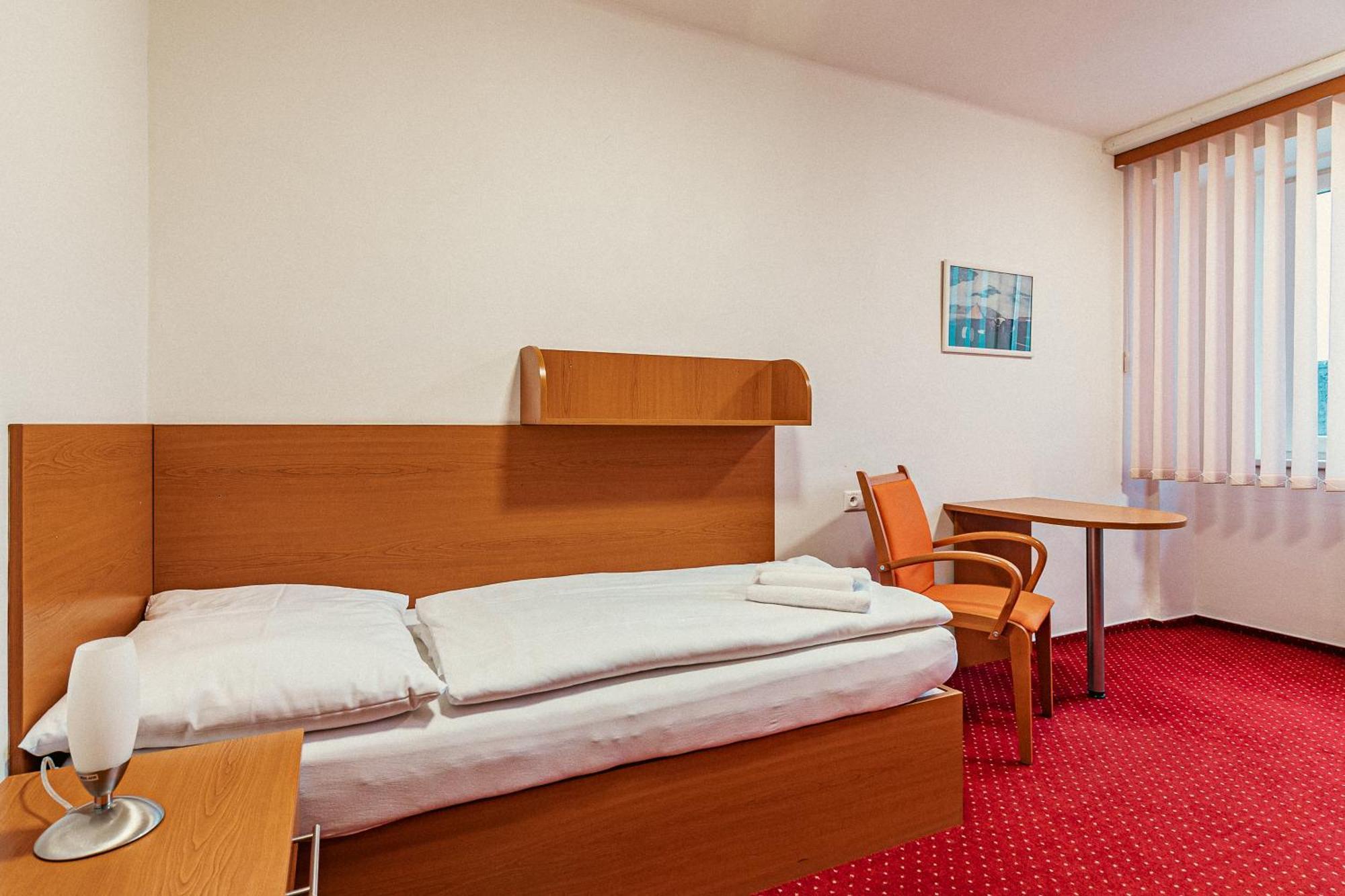 אוסטרבה Hotel Garni Vsb מראה חיצוני תמונה