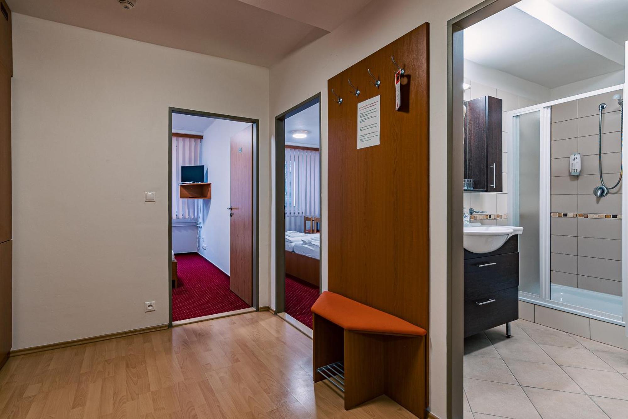 אוסטרבה Hotel Garni Vsb מראה חיצוני תמונה