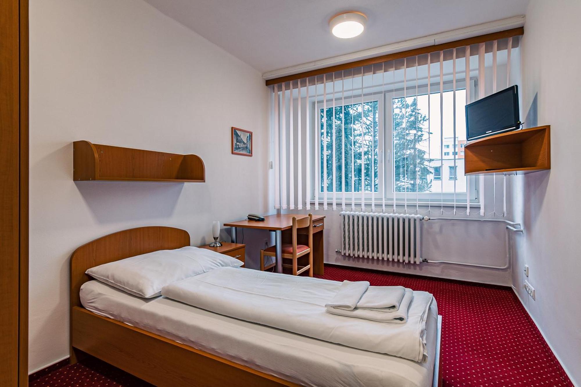אוסטרבה Hotel Garni Vsb מראה חיצוני תמונה